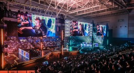 小组赛采用双败淘汰制，每组晋级两支队伍